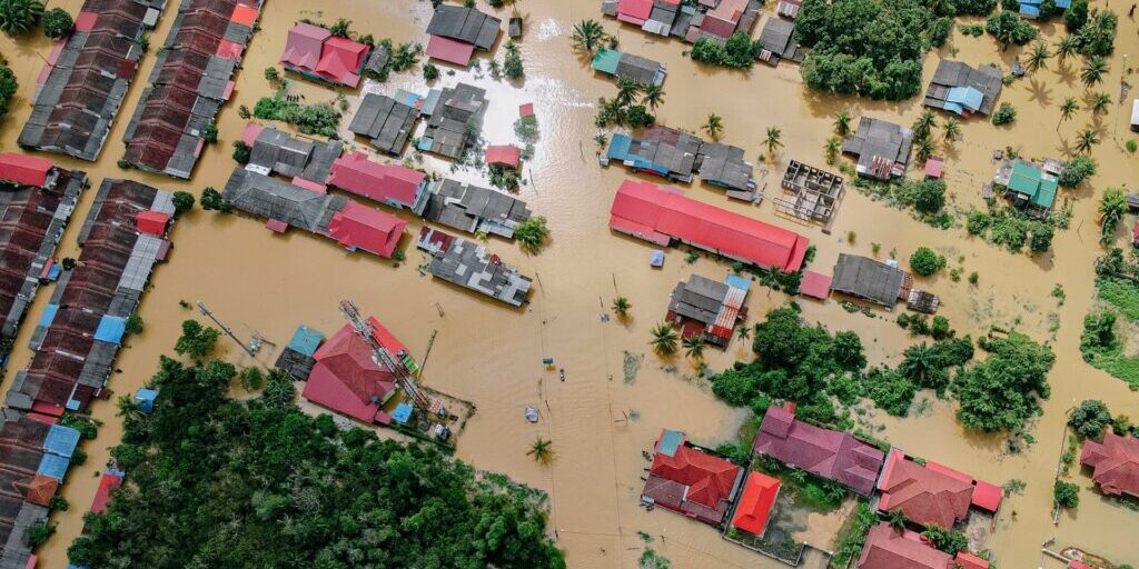 What entitlements do my employees have during the floods